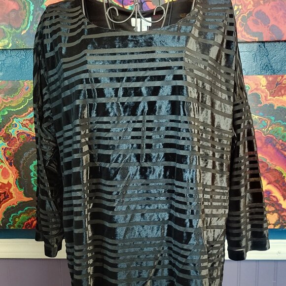 Chicos ~ Sz 2 ~ Black “Velvet and Satin" Black Shirt~ Excellent Condition - Picture 2 of 6